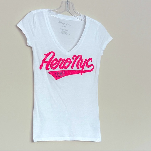 Aeropostale Tops - Aeropostale Women’s White V-Neck Fitted Short Sleeve Tee AERO NYC